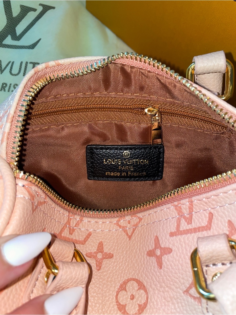FASHION MONOGRAM Bag - Picture 2 of 6